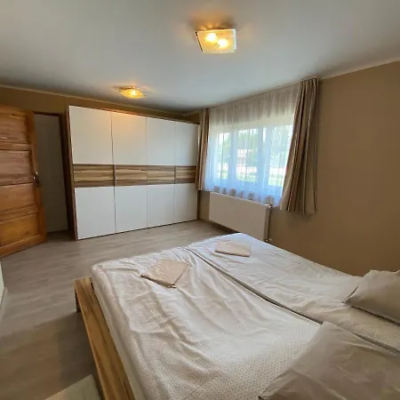 Green Garden Apartman Apartment