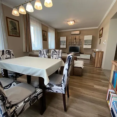 Green Garden Apartman